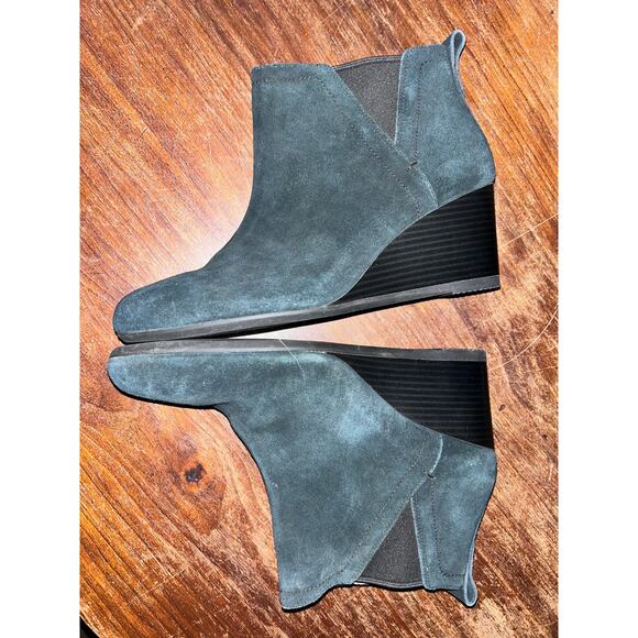 Vionic Paloma Suede Wedge Booties Black 8.5 Weather Resistant Zip Heel 2.75” NWT - Picture 5 of 8